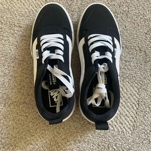 Vans EXP range low Black and White womens Sneakers